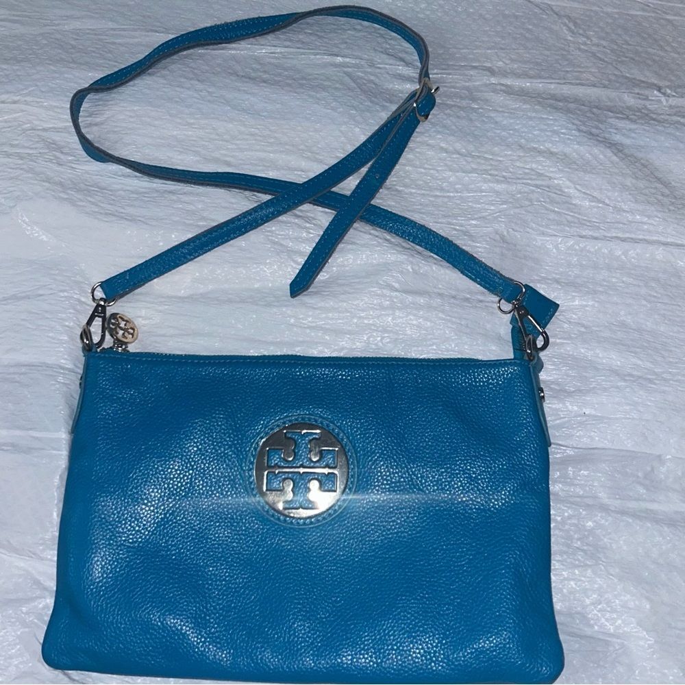 Tory Burch leather Teal crossbody. Great condition except zip pull on back.